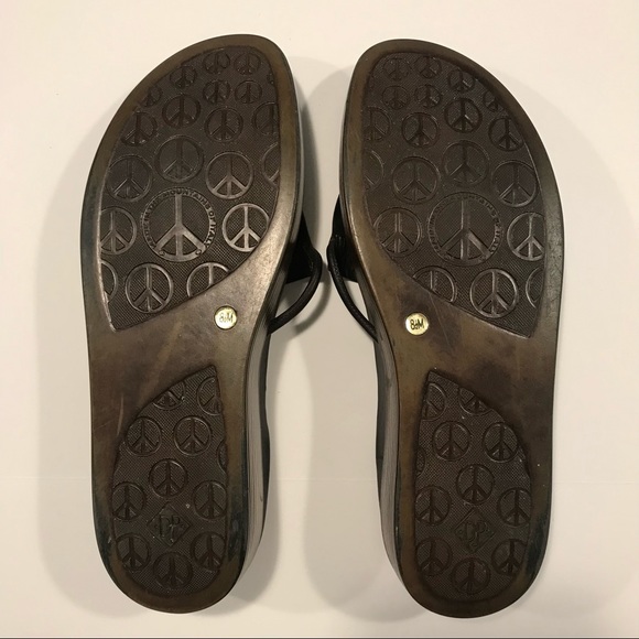 Donald Pliner Platform Slides / Sandals - Picture 4 of 4